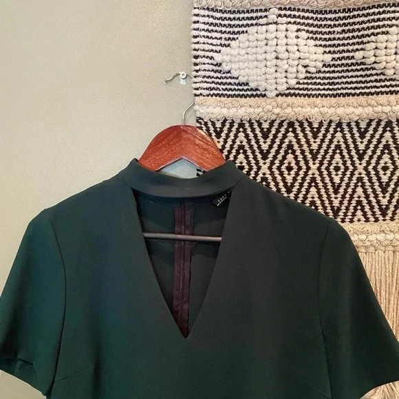 ZARA DARK EMERALD GREEN SHORT SLEEVE KEYHOLE NECK MINI DRESS SIZE S - Picture 4 of 10